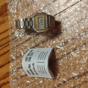 Casio 80s style watch (Running!) NWOT